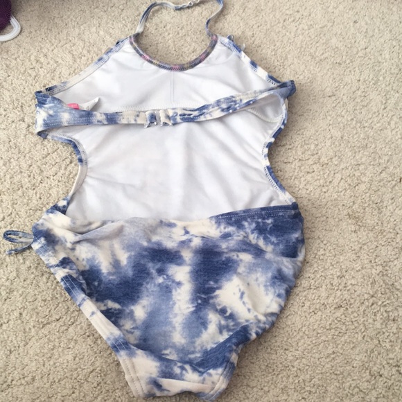 Bathing suit - Picture 2 of 2